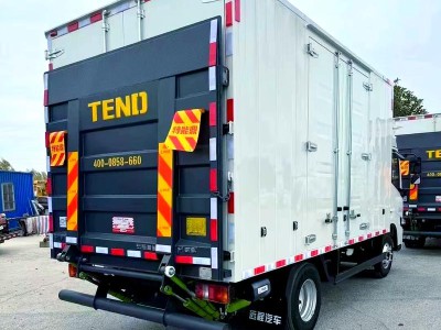 4.2米厢车带尾板